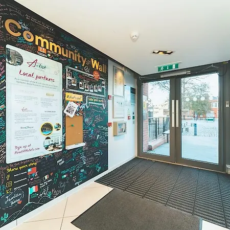 Point A Canary Wharf Hotel 3*