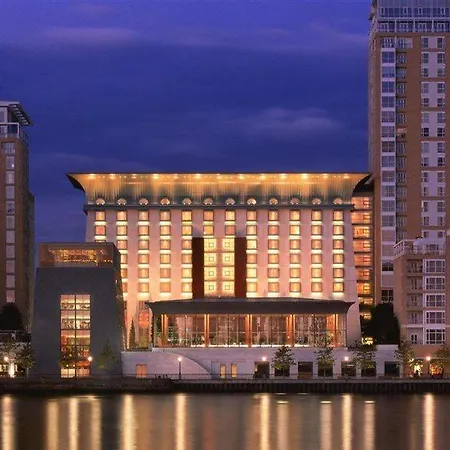 Otel Canary Riverside Plaza