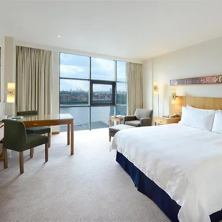Otel Canary Riverside Plaza