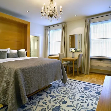 Aparthotel 17 Hertford Street London