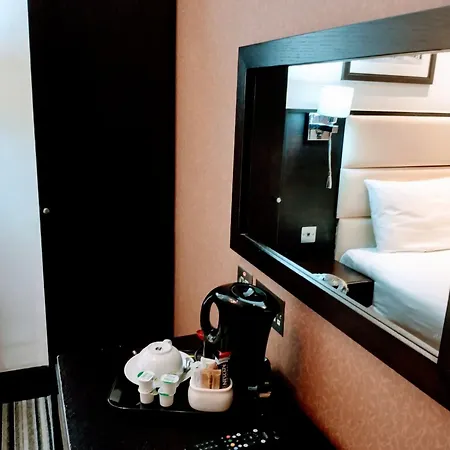 Edward Paddington Hotel London