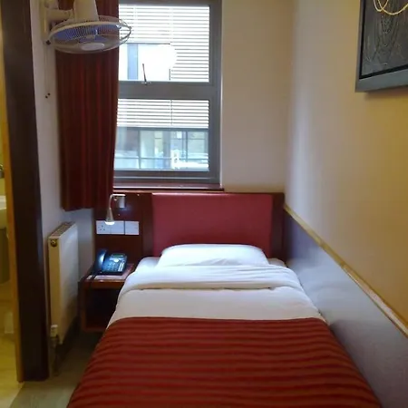 Otel Eurotraveller Hotel- Express 3*
