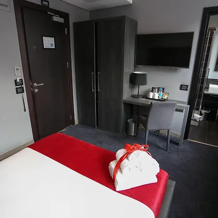 Hotel The Bryson 4*