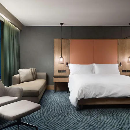 Hilton Bankside 4*