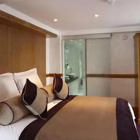 Hotel The Lensbury