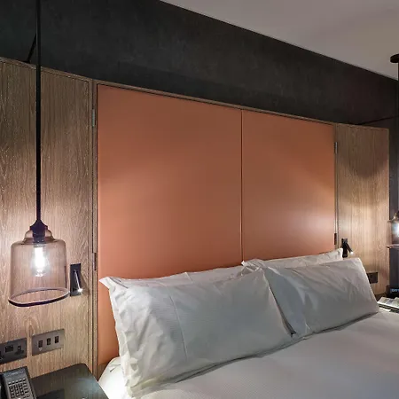 Hilton Bankside 4*