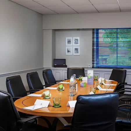 Hotel Holiday London Sutton By Ihg 4*