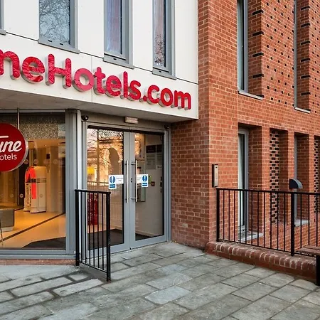 Point A Canary Wharf Hotel 3*