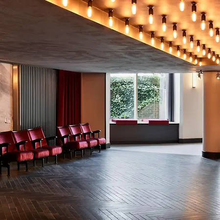 Radisson Red London Heathrow 호텔 하몬드스워스