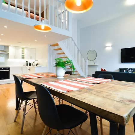 Spacious West Hampstead With Mezzanine Bedroom By Concept Apartment London