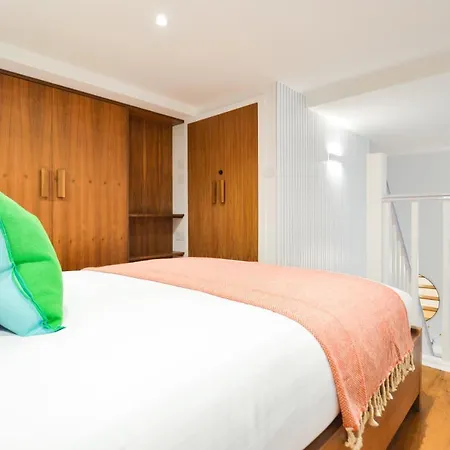 Spacious West Hampstead With Mezzanine Bedroom By Concept *