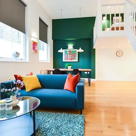 Spacious West Hampstead With Mezzanine Bedroom By Concept London