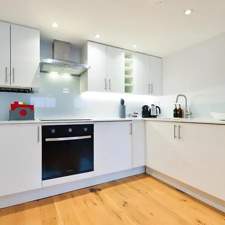 Spacious West Hampstead With Mezzanine Bedroom By Concept London