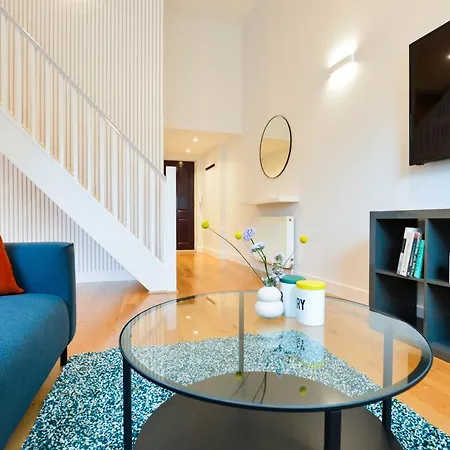 Spacious West Hampstead With Mezzanine Bedroom By Concept London