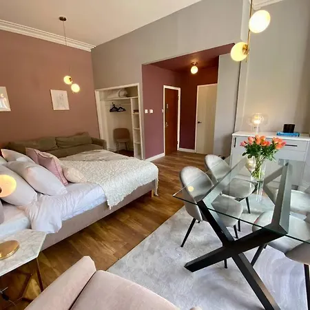 For 3 Near Regents Park N5 * London