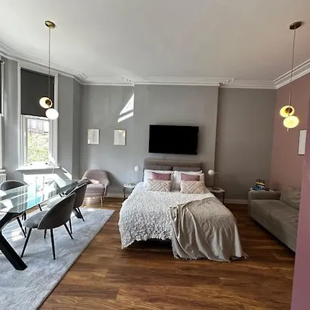 For 3 Near Regents Park N5 Apartment London