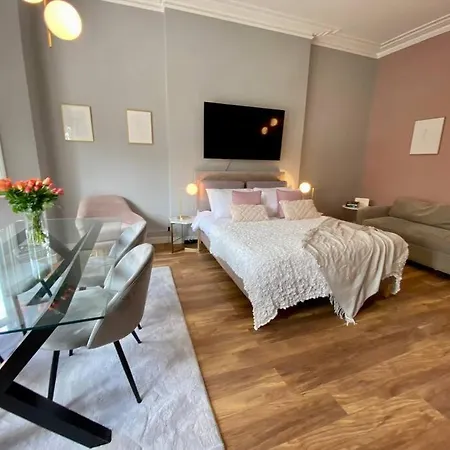 For 3 Near Regents Park N5 *