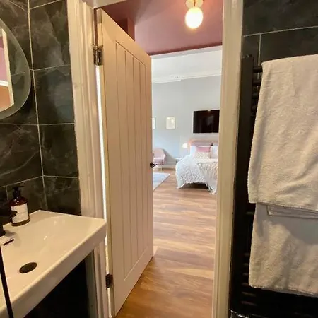 For 3 Near Regents Park N5 Apartment London