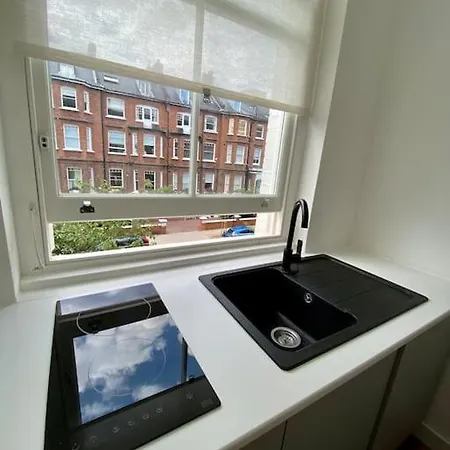 For 3 Near Regents Park N5 * London