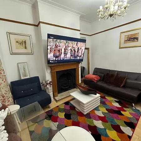 Apartamento 4 Double Bed Family 15 Mins From Central Ldn *