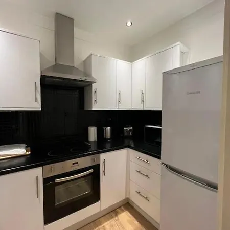 Spacious 2bed/2bath Flat Next To Eye ロンドン