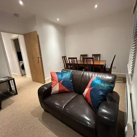 Spacious 2bed/2bath Flat Next To Eye アパート *