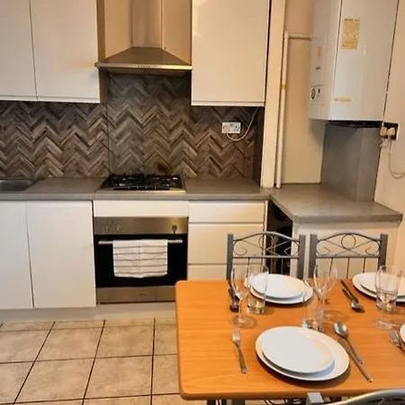 Beautiful Close To Brick Lane Homestay London