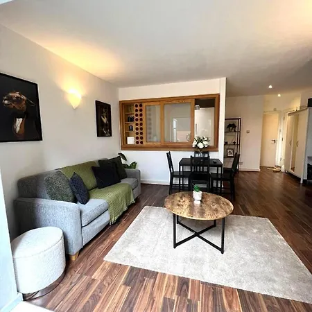 Apartment 1 Bedroom Flat With Free Parking In Canary Wharf Near Musuem *