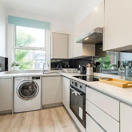 Cozy 3-bedroom Flat In Willesden Apartment *
