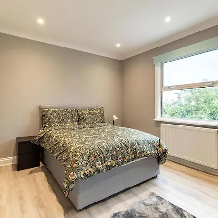 Apartment Cozy 3-bedroom Flat In Willesden *