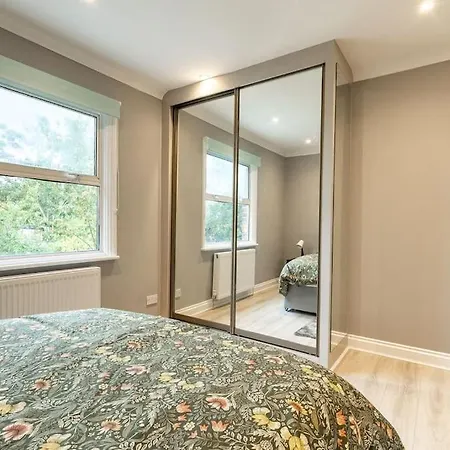 Apartment Cozy 3-bedroom Flat In Willesden London
