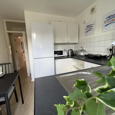 Pass The Keys Cosy Flat Close To Centre Apartment