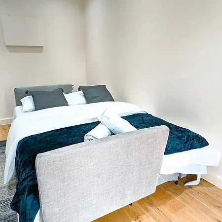 Spacious In Trendy Hackney * London