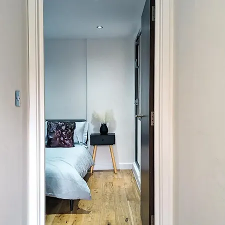 Spacious In Trendy Hackney London