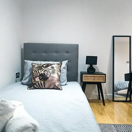 Apartment Spacious In Trendy Hackney *