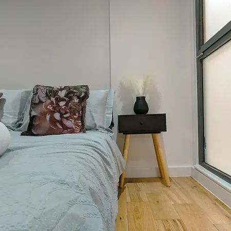 Spacious In Trendy Hackney *