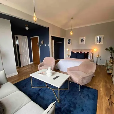 Appartamento Chic Near Regent's Park N8 Londra