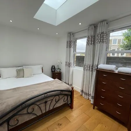 Notting Hill Doorstep * London
