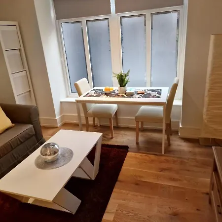 Lovely 1-bed In Apartamento
