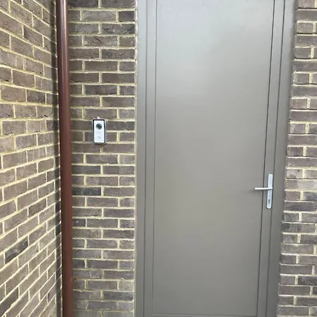 Luxury 2 Bedroom Flat Apartment *