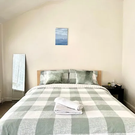 בית אירוח 5 Minutes To Hyde Park Double Room#mews2# *