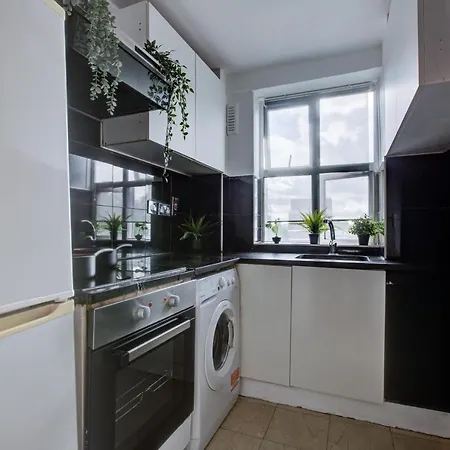 Hyde Park Private Family Apartment *