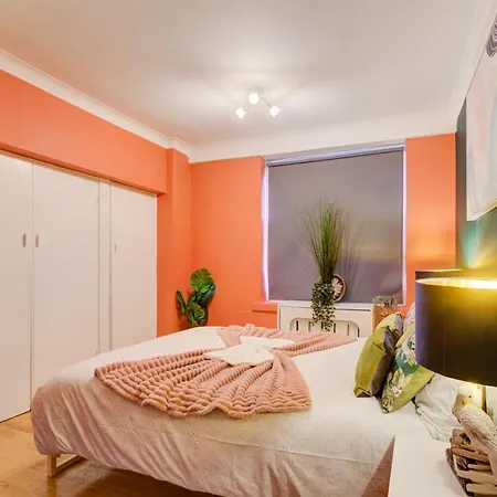 Hyde Park Private Family * London
