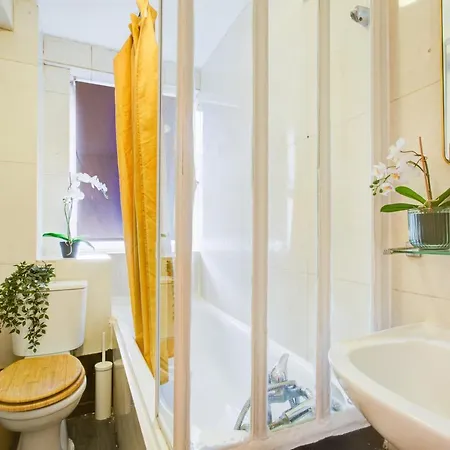 Hyde Park Private Family Apartment London