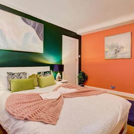 Hyde Park Private Family Apartment London