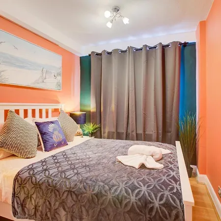 Hyde Park Private Family Apartment *