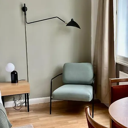 Modernist Studio In Fitzrovia Apartment