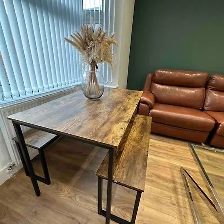 Dallas House - Easy Links To Lhr And London Hayes (Greater London)