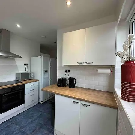 Dallas House - Easy Links To Lhr And London Hayes (Greater London)