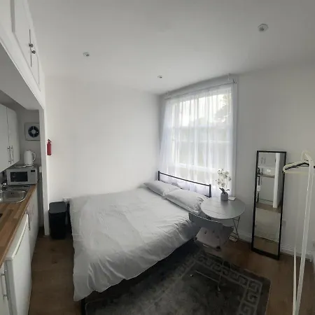 Charming In - 1 Person Only Apartment